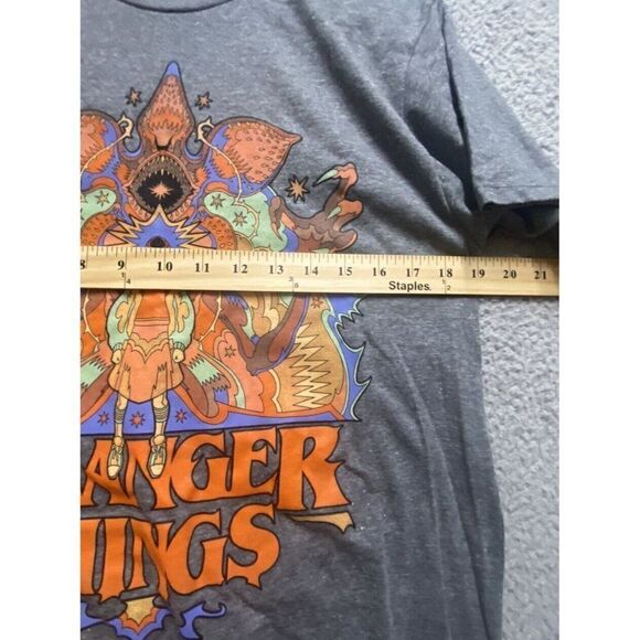 Stranger Things™ Scene Gray Graphic T-Shirt in Medium New - Picture 4 of 5
